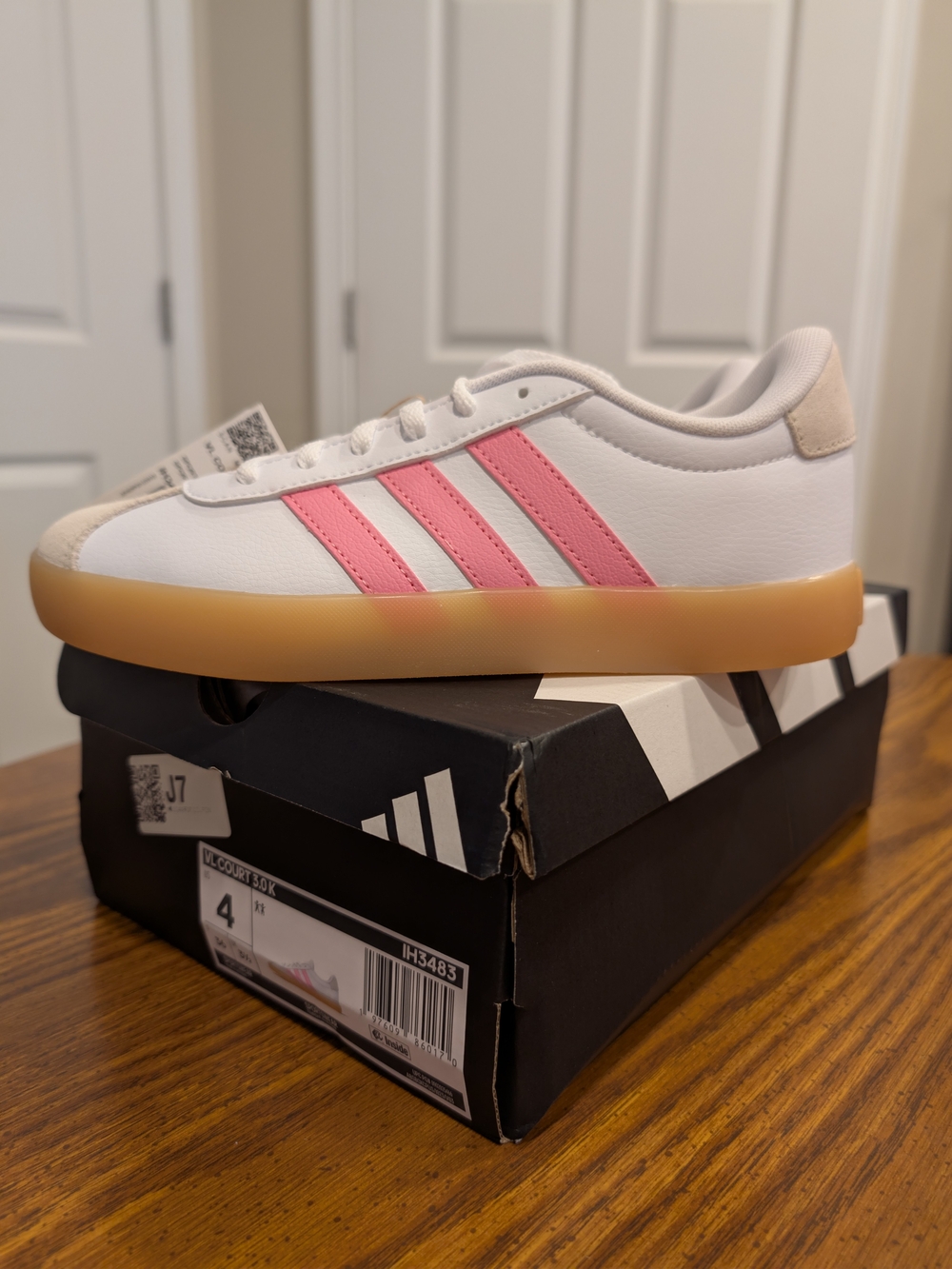 Adidas VL Court White Sneakers with Pink Stripes!! Size 4y Or 5 Women
